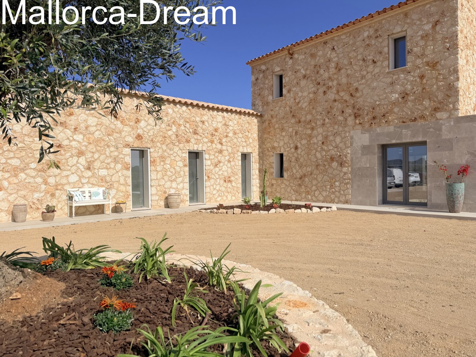 Exklusive Neubau-Finca bei S’Illot Exklusive Neubau-Finca bei S’Illot